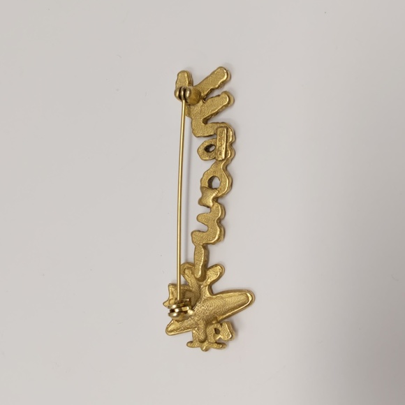 AJC Flying Cat Skywriting Brooch PIn Signed Gold Tone - Picture 2 of 8